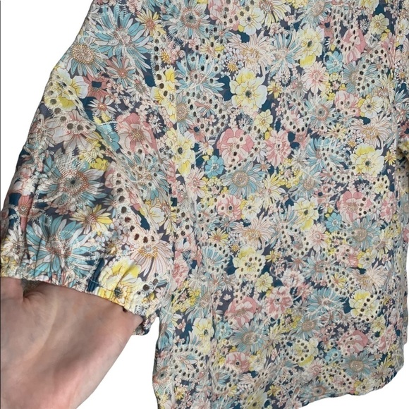 NWT Anthropologie Solitaire Button Up Short Sleeve Embroidered Floral Top Small - Picture 3 of 6